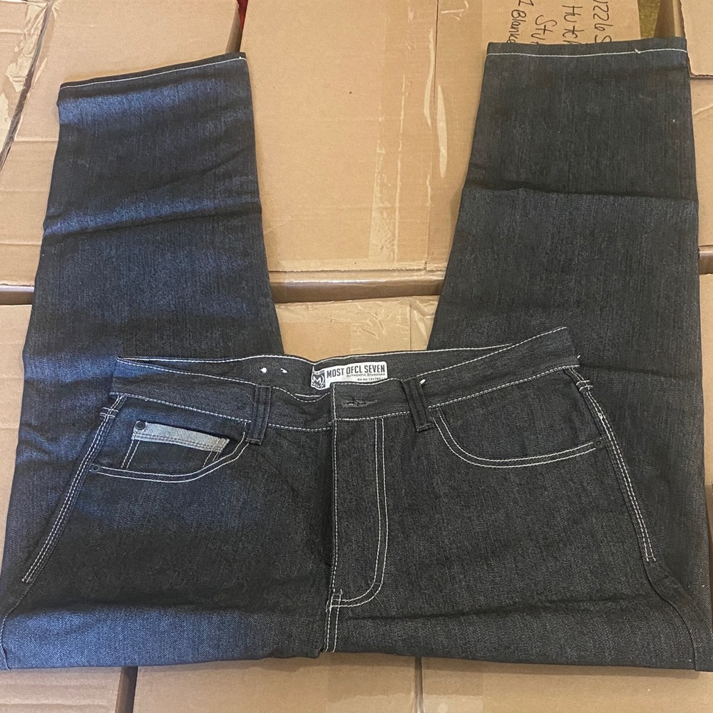 MO7 Jeans